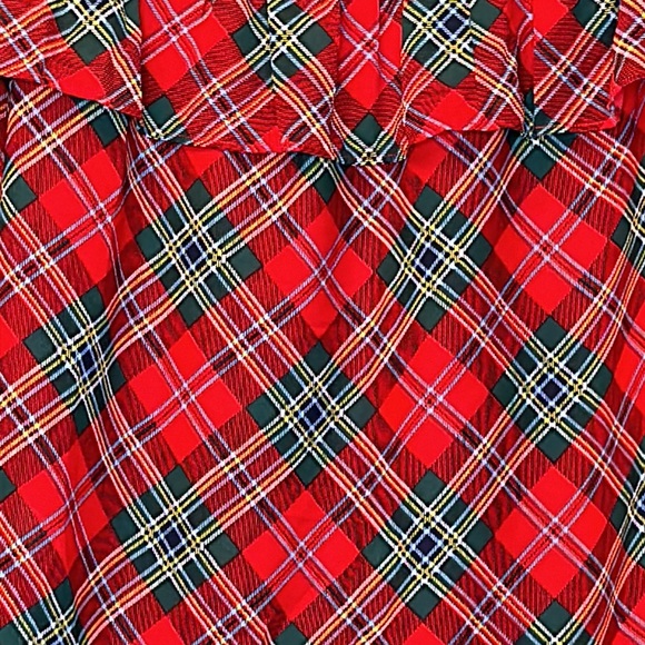 Crown & Ivy Christmas Plaid Top Size Medium Excellent Condition - Picture 9 of 10